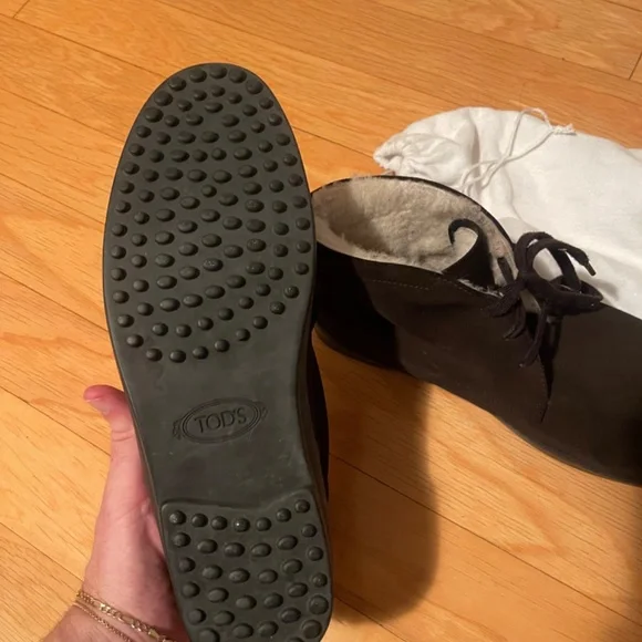 Tod’s Fur-Lined Suede Chukka Boots (Men’s, Dark Brown, Size 9) - Picture 4 of 4